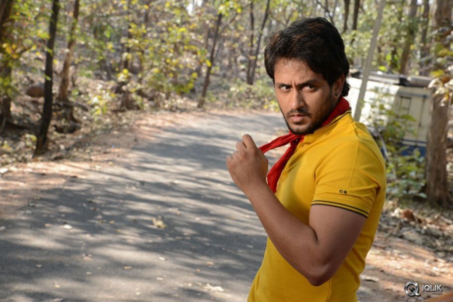 Dhanalakshmi Thalupu Thadithe